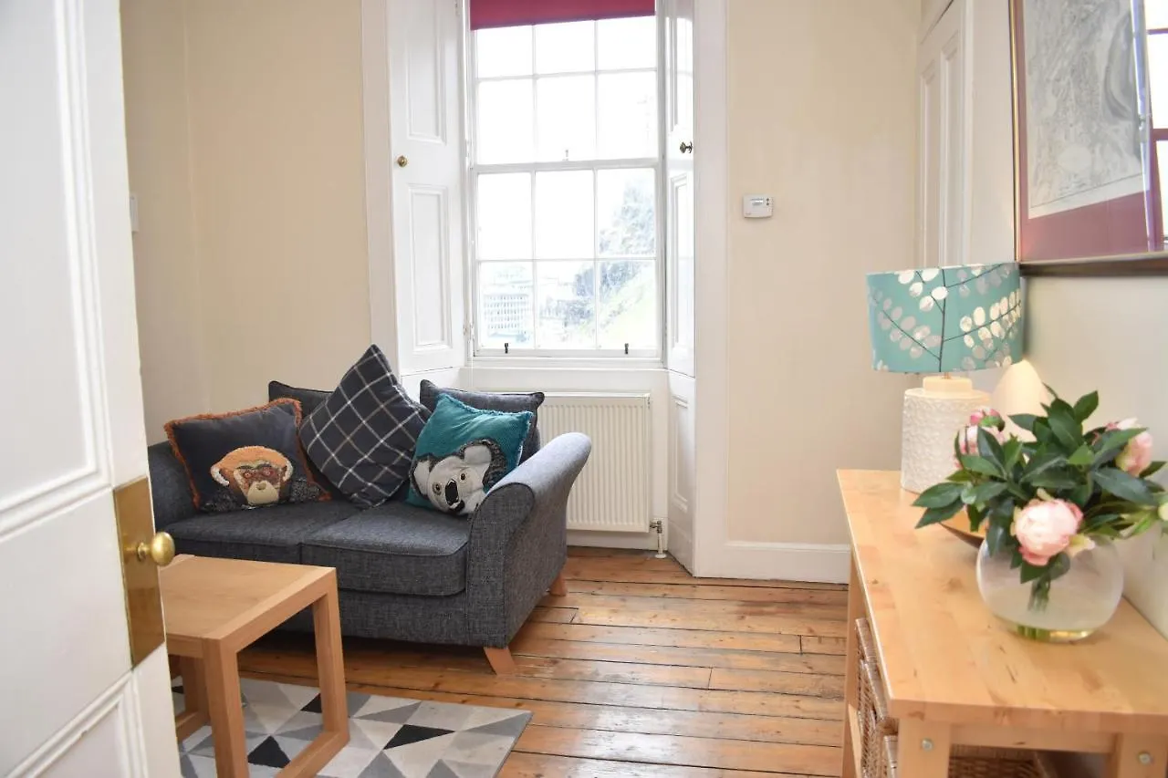 Castle Wynd - Historic Edinburgh Castle Views Central Apartment