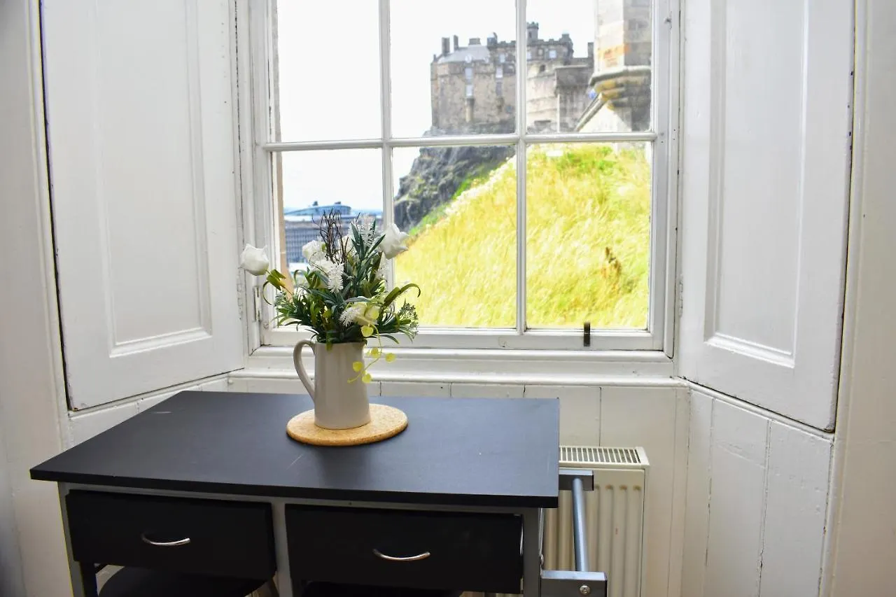 Castle Wynd - Historic Edinburgh Castle Views Central Apartment 0*,  Ηνωμένο Βασίλειο