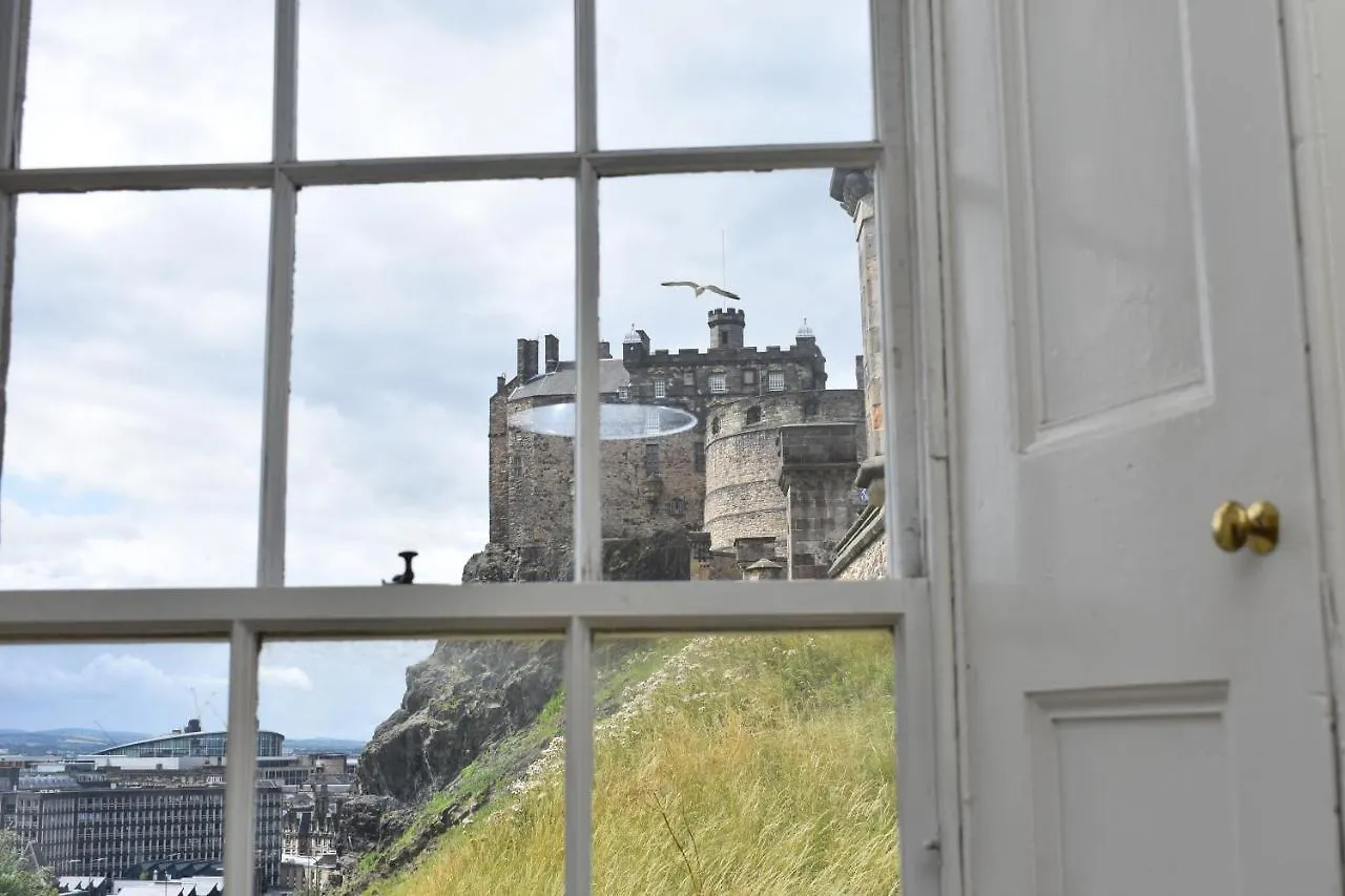 Castle Wynd - Historic Edinburgh Castle Views Central Apartment 0*,  Ηνωμένο Βασίλειο